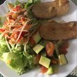 Papillote de verduras y seitán con ensalada