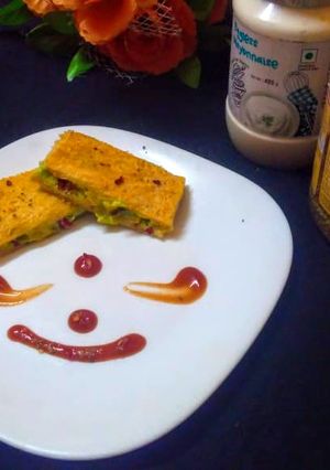 A picture of Capsicum brown bread sandwich.