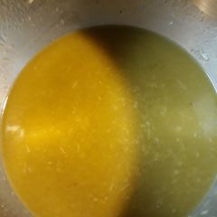 A picture of Ceasar Salad Dressing.