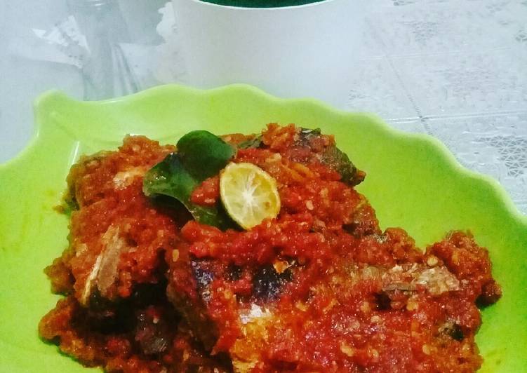 Resep Ikan kembung sambal merah yang Sempurna