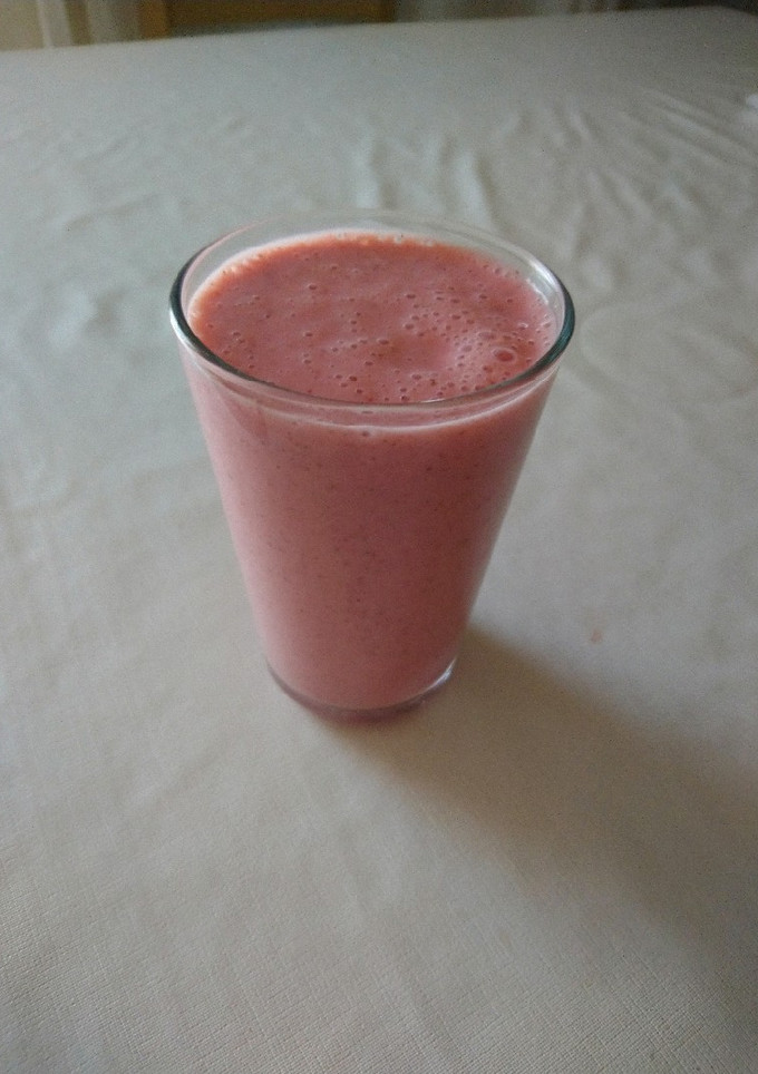 Una foto de Batido de fresa, plátano y chía