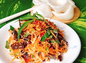 Hình của món Gỏi Khô Cá Chỉ Vàng Cà Rốt Củ Cải Trắng.