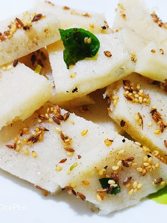 ઢોકળા(Dhokla Recipe in Gujarati) રેસીપી મુખ્ય ફોટો
