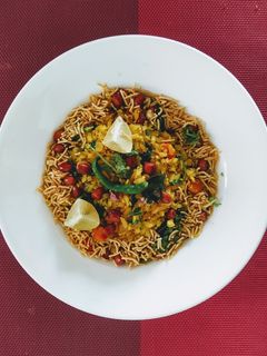 पोहा (Poha recipe in Hindi) रेसिपी मुख्य फोटो