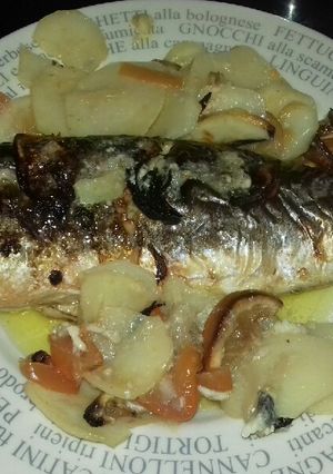 Una foto de Lubina al horno