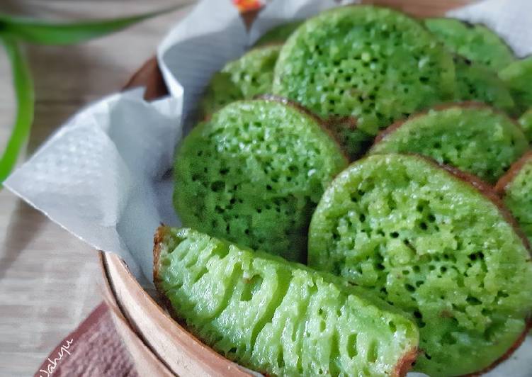 Langkah Mudah untuk Menyiapkan Bika Ambon Pandan Mini yang Enak Banget