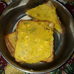 A picture of Bread Pakoda or Omellete bread.