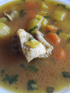Foto principal de Caldo de pollo con cilantro