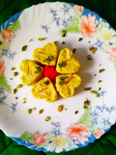 કેસર પિસ્તા સંદેશ રેસીપી મુખ્ય ફોટો
