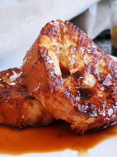 Una foto de Torrijas al Horno con almíbar de Naranja Sanguina