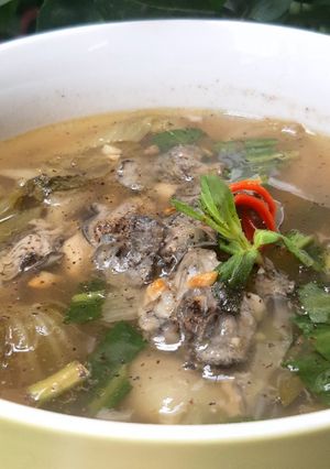 Hình của món Canh hàu nấu cải chua.