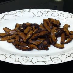 A picture of LG PAN FRY MUSHROOM IN JAPANESE SAKE.