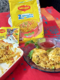 બેકડ મેગી ચીઝી વેજ (Baked Maggi Cheesy Veg Recipe in Gujarati) રેસીપી મુખ્ય ફોટો