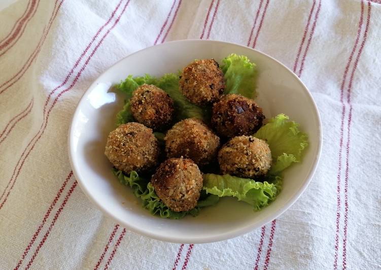 How to Prepare Quick Polpette di melanzane e pomodori