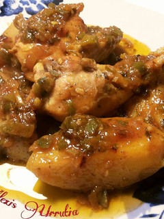 Una foto de Pollo en salsa con patatas guisadas