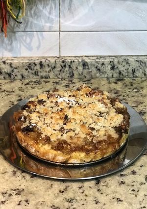 Una foto de Tarta de manzana con nueces y pasas!