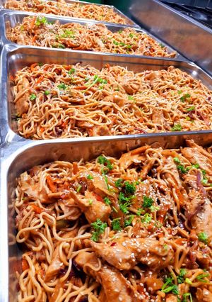 A picture of Sweet and sour chicken stirfry.