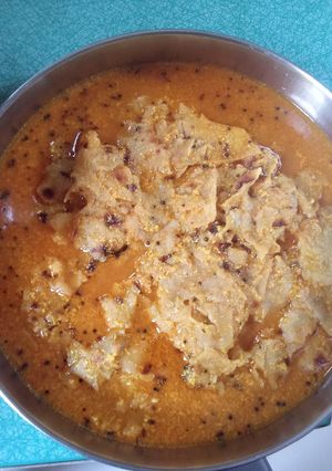 વઘારેલી છાશ વાળી રોટલી (Vaghareli Chaas Vali Rotli Recipe In Gujarati) રેસીપી મુખ્ય ફોટો
