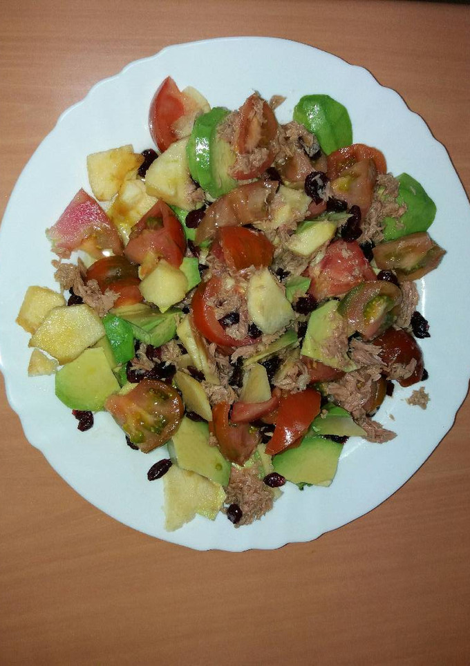 Una foto de Ensalada de aguacate y manzana