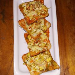 A picture of Bread sandwich.