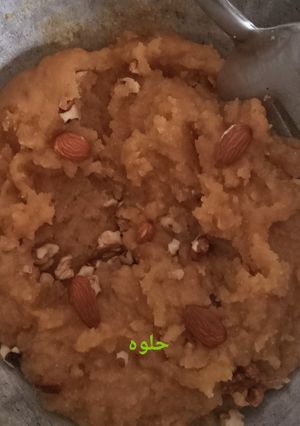 A picture of میدہ سوجی بیسن حلوہ.