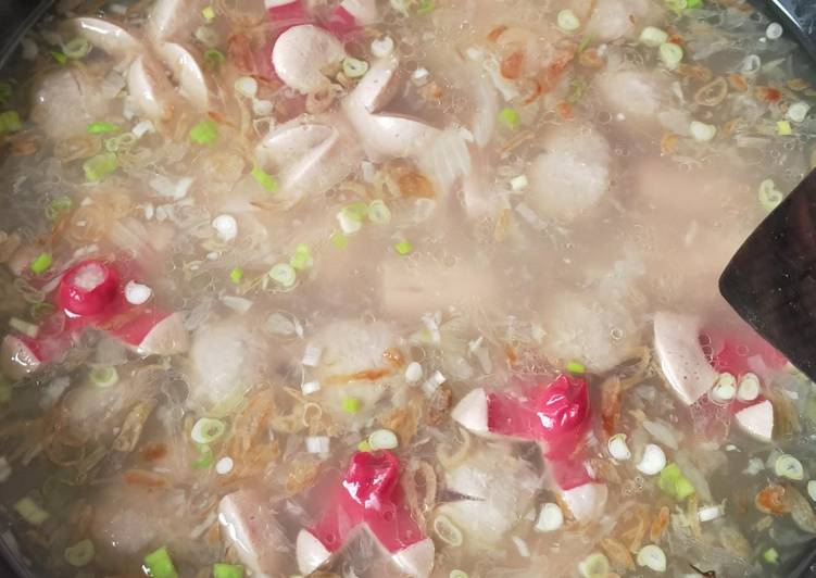 Langkah Mudah untuk Menyiapkan Sup Sosis &amp; Pentol, Bikin Ngiler