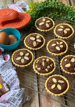 A picture of Pie Brownies.