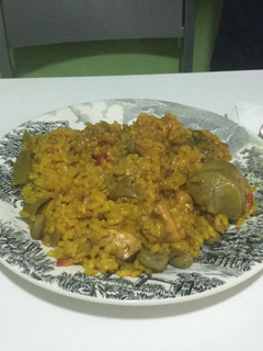 Una foto de Arroz con verduras y pollo