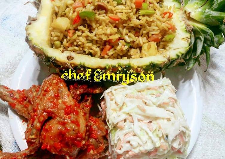 Delicious Pineapple fried rice/coleslaw/pepper chicken 🔥 🔥