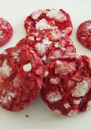A picture of Chunky Red Velvet Crinkle Cookies.