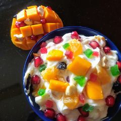 A picture of Fruits shrikhand.
