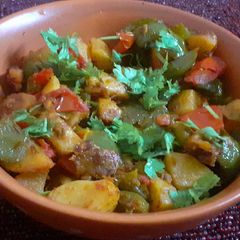 A picture of Aloo Shimla mirch ki sabzi.