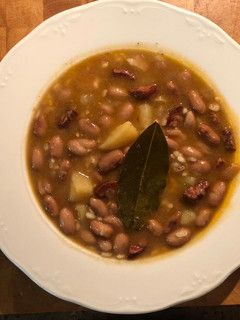 Una foto de Alubias pintas (chiches) con arroz