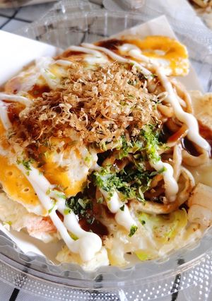 รูปของ Hiroshima Okonomiyaki (พิซซ่าญี่ปุ่น ใส่เส้นและไข่)