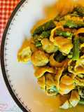 Pasta proteica al pesto con asparagi