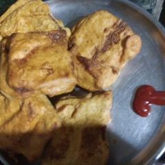 A picture of Bread Pakoda.