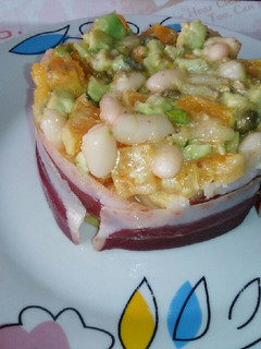 Una foto de Salpicón de alubias con jamón de pato