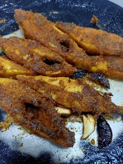 पापलेट फ्राय (Pomfret Fry Recipe In Marathi) रेसिपी चे मुख्य फोटो