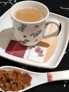 गुड़ की चाय (Gur Ki chai recipe in Hindi) रेसिपी मुख्य फोटो