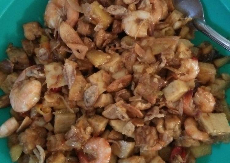 Bagaimana memasak Tumis udang baso ikan saus tiram yang Enak