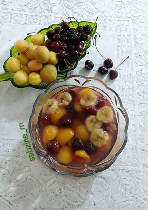 عکسی از دستور کمپوت سه میوه🍒🍑🍌