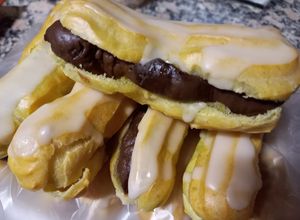 Una foto de Eclairs