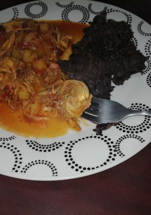 Una foto de Pollo entomatado