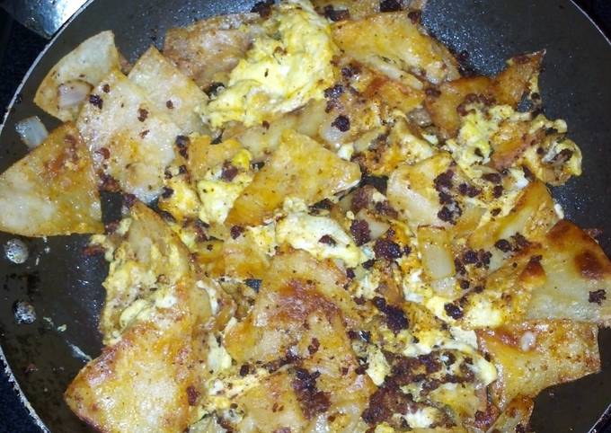 Simple Way to Prepare Super Quick Homemade chilaquiles de chorizo y huevo