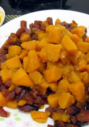 A picture of Pumpkin and Chinese Sausage.