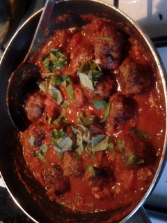 A picture of meatballs.