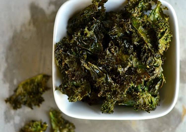 Seasoned Kale Chips