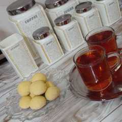 A picture of شیرینی سه سوته.
