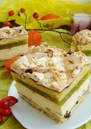 Zdjęcie przepisu Ciasto bakaliowe z kremem budyniowym.