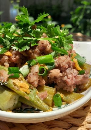 Hình của món Đậu bắp hấp thịt xay.